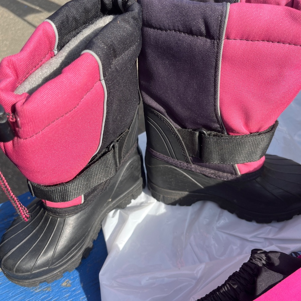 Snow Boots - Picture 2 of 2